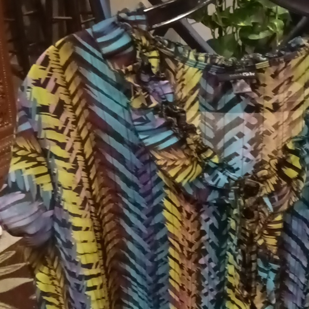 East 5th Multi-Colored Patterned V-Neck Sheer Fla… - image 3